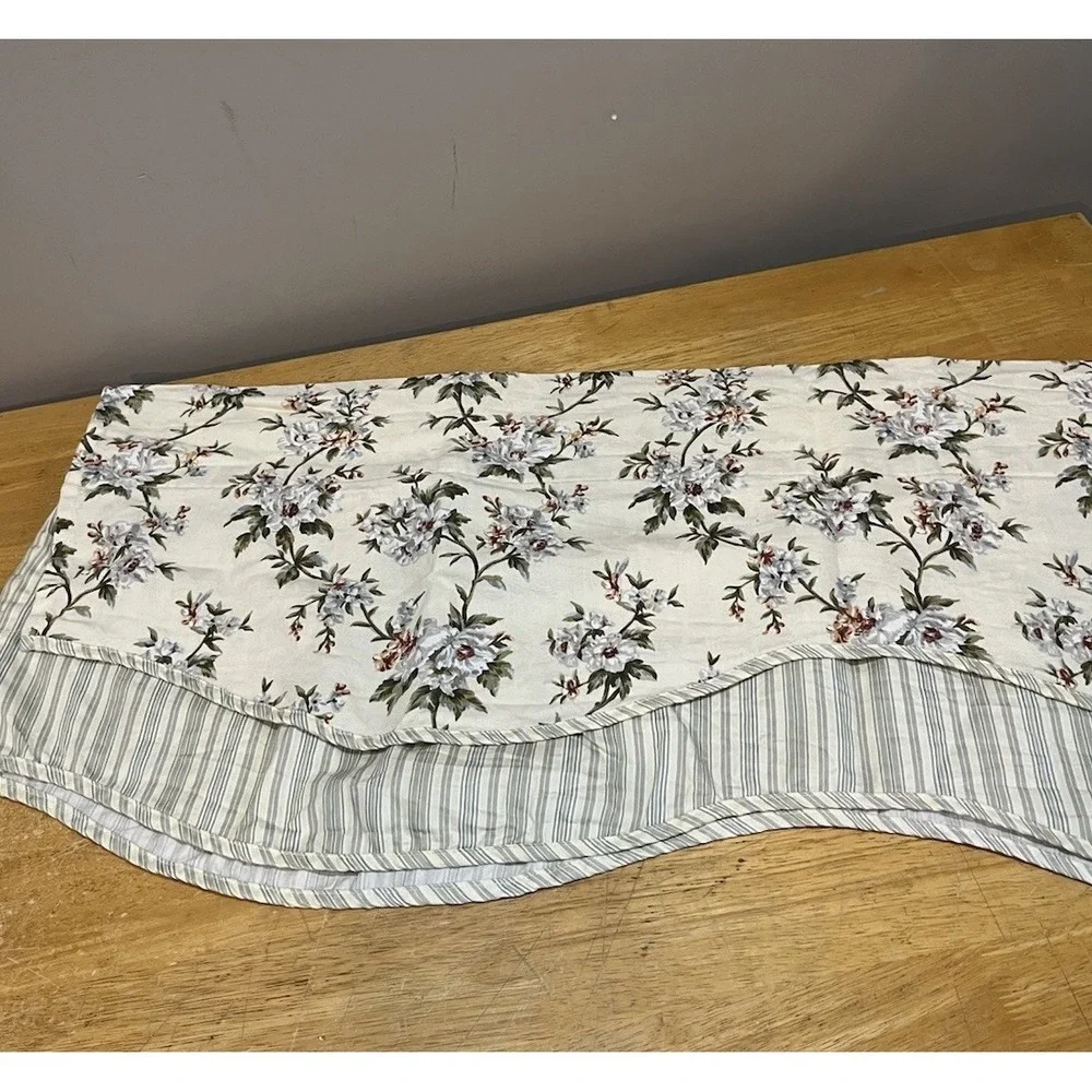 Waverley Garden Room Carolina Valance Scalloped‎ Double Layer Striped 70x18